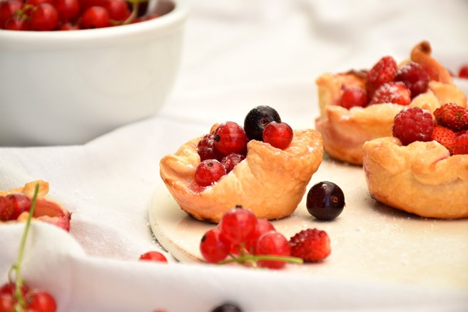 Topfengolatschen mit Beeren